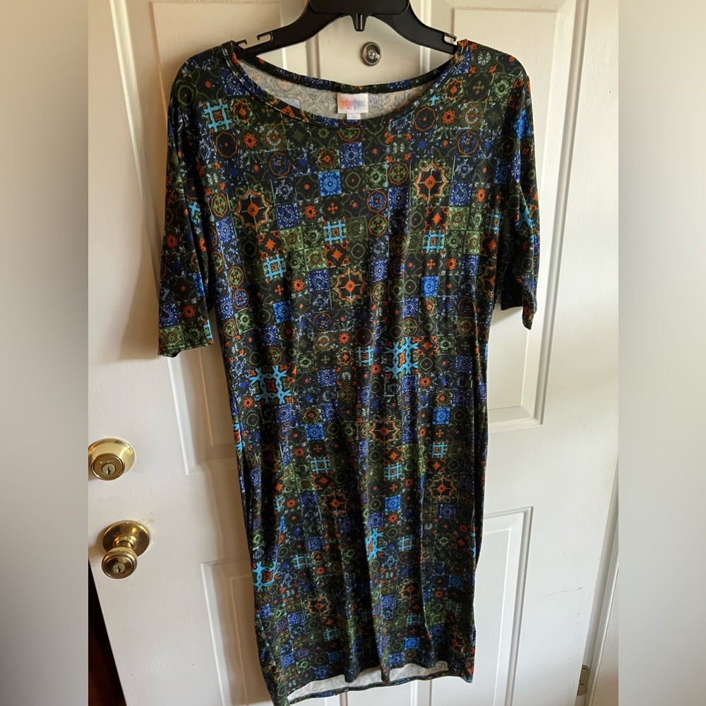 Women’s LulaRoe Elbow Length Sleeve Casual Dress Green Pattern size XL